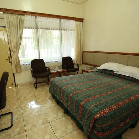 Langensari Hotel Cirebon Exteriér fotografie